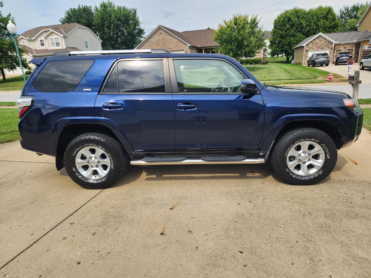 Toyota 4Runner SR5 4WD (Natl) 2020