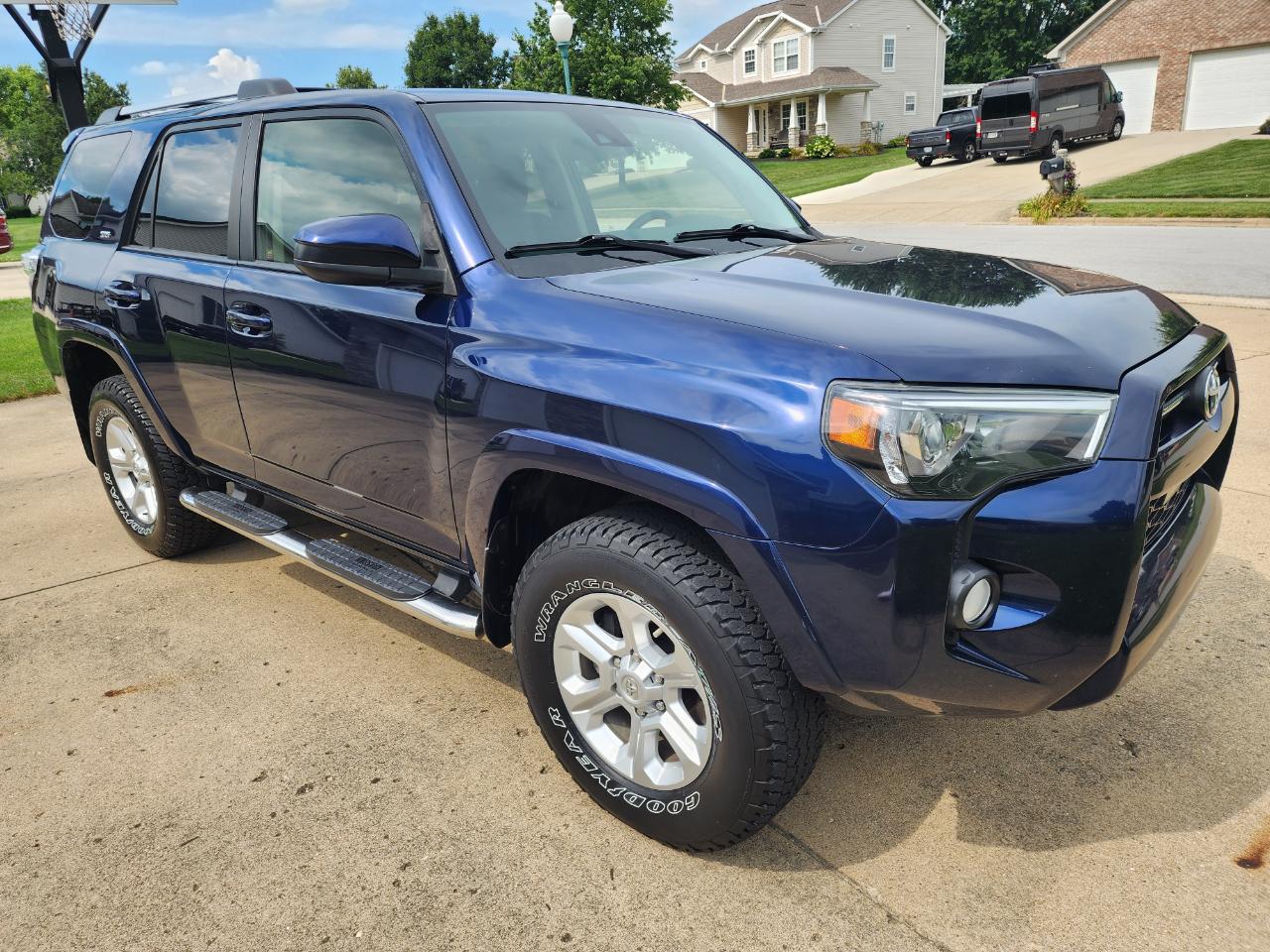 Toyota 4Runner SR5 4WD (Natl) 2020