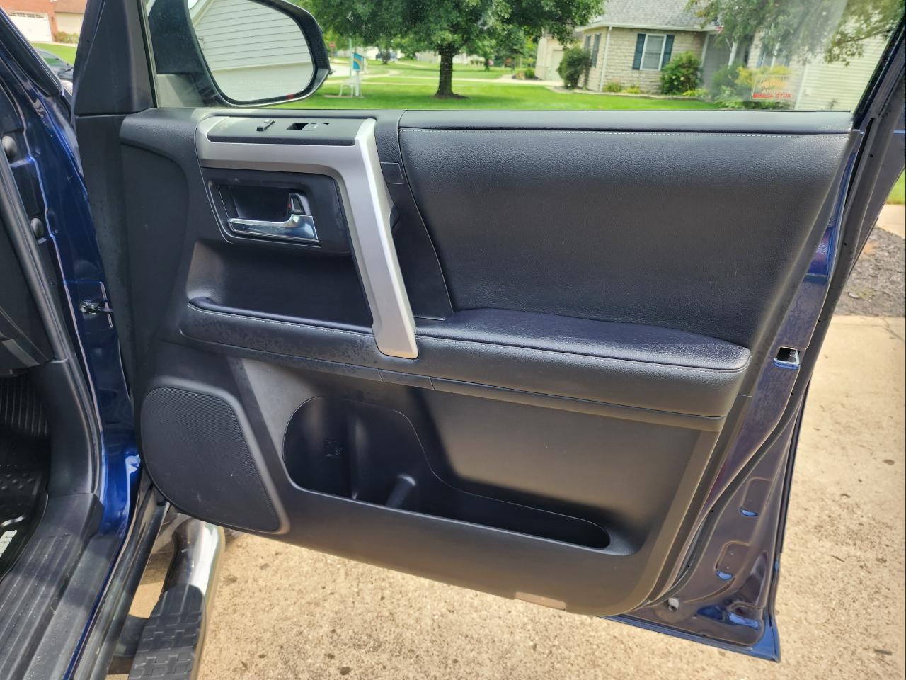 Toyota 4Runner SR5 4WD (Natl) 2020