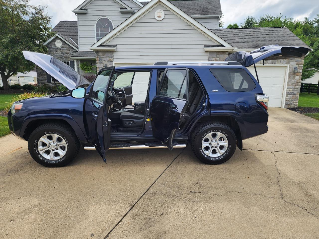Toyota 4Runner SR5 4WD (Natl) 2020