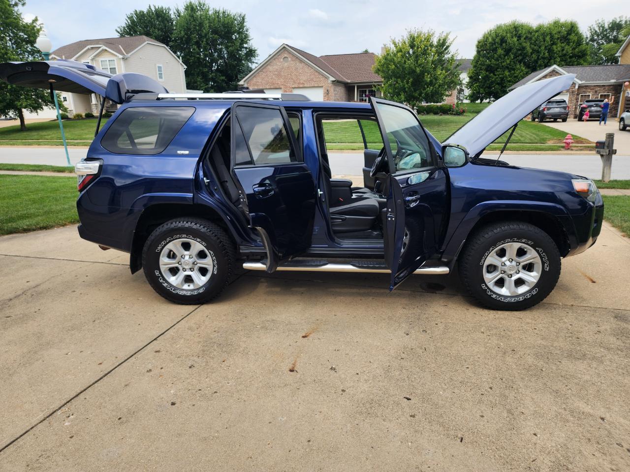 Toyota 4Runner SR5 4WD (Natl) 2020