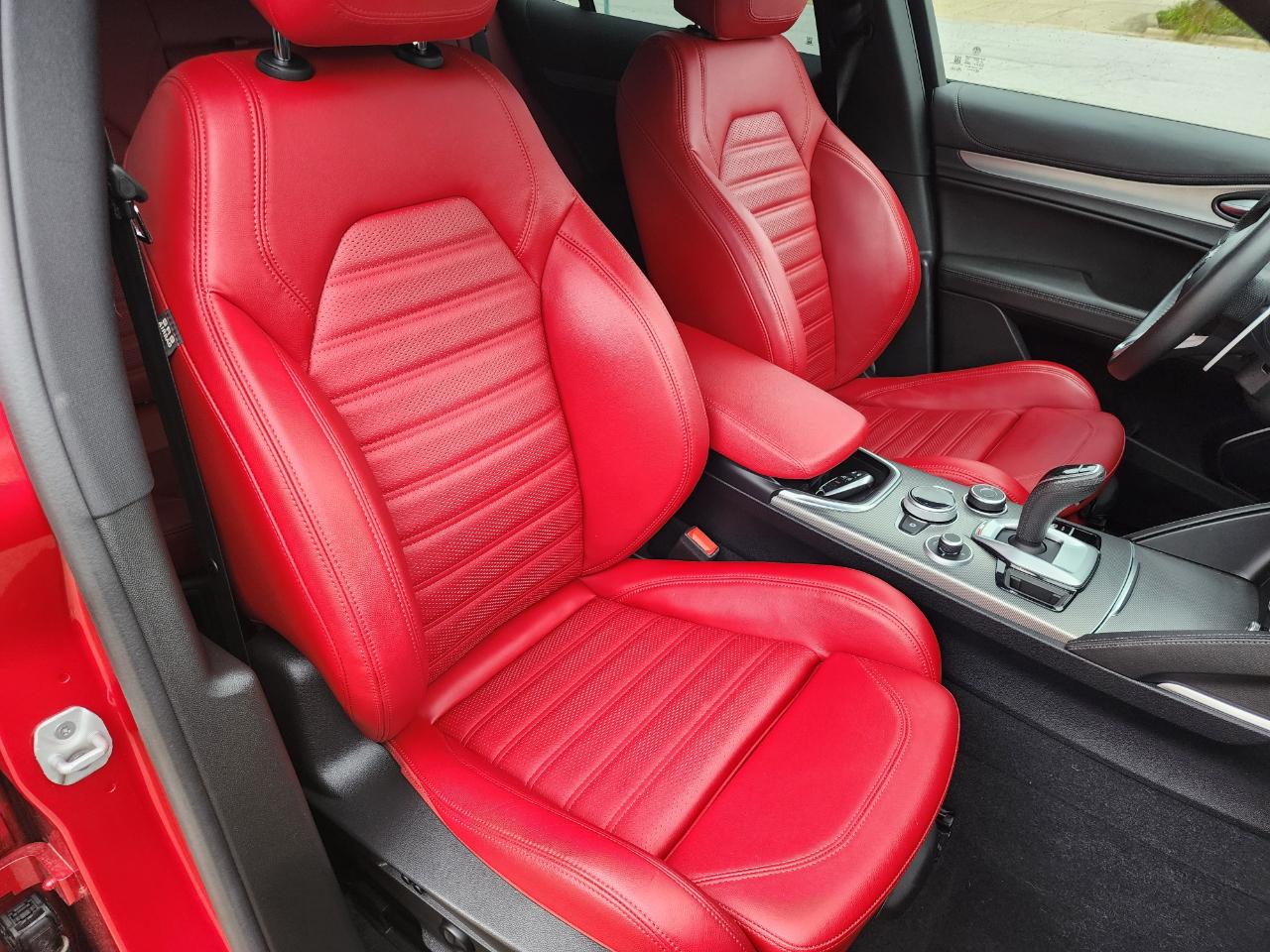 Alfa Romeo Stelvio Veloce AWD 2023