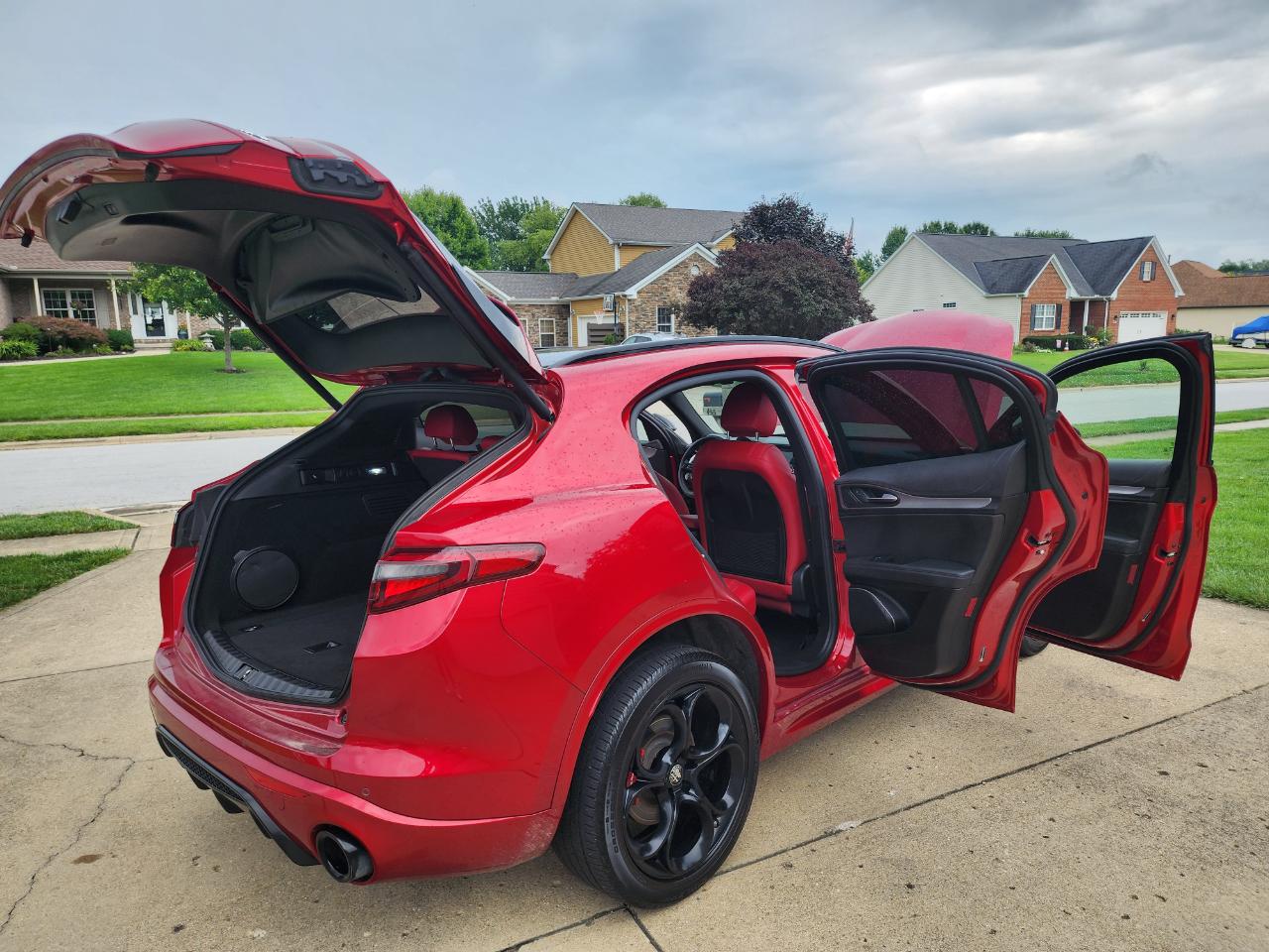 Alfa Romeo Stelvio Veloce AWD 2023