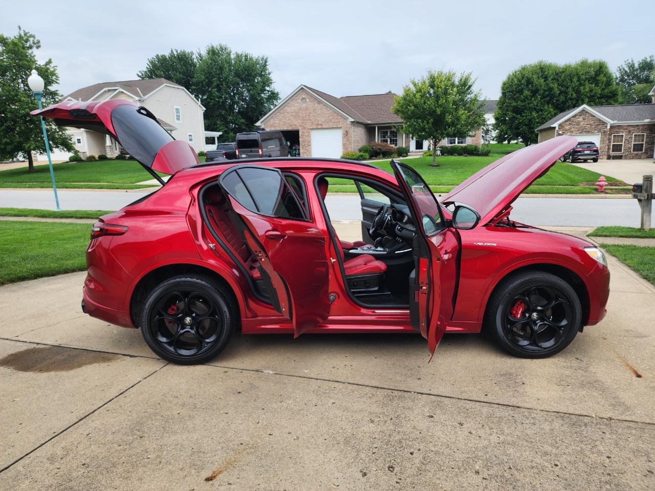 Alfa Romeo Stelvio Veloce AWD 2023