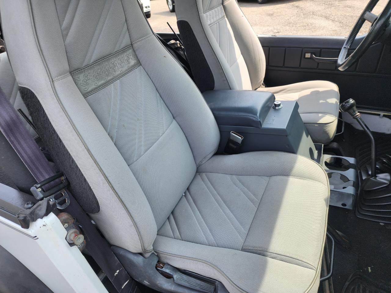 Jeep Wrangler 2dr SE 1994
