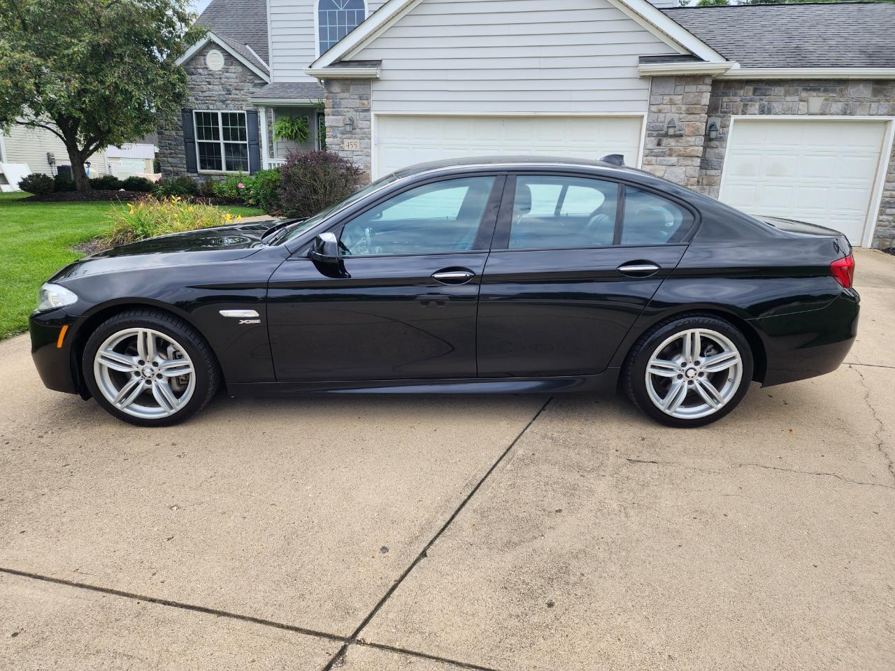 BMW 5 Series 4dr Sdn 535i xDrive AWD 2012