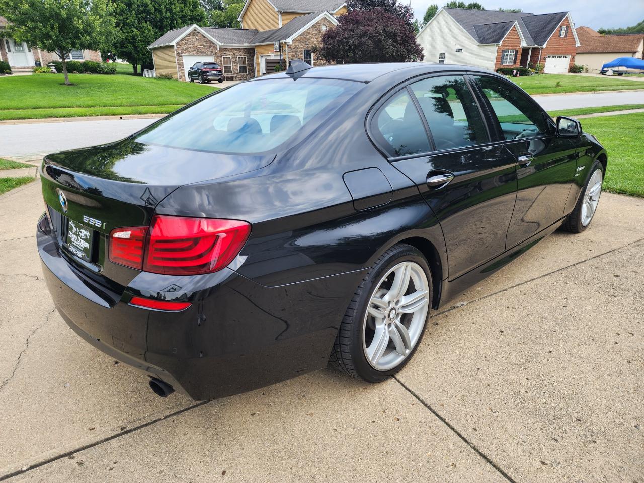 BMW 5 Series 4dr Sdn 535i xDrive AWD 2012