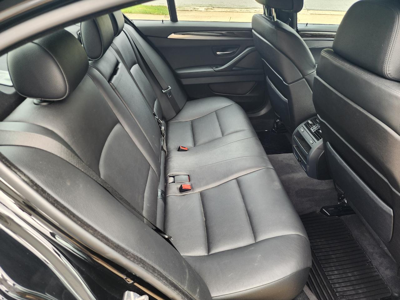 BMW 5 Series 4dr Sdn 535i xDrive AWD 2012