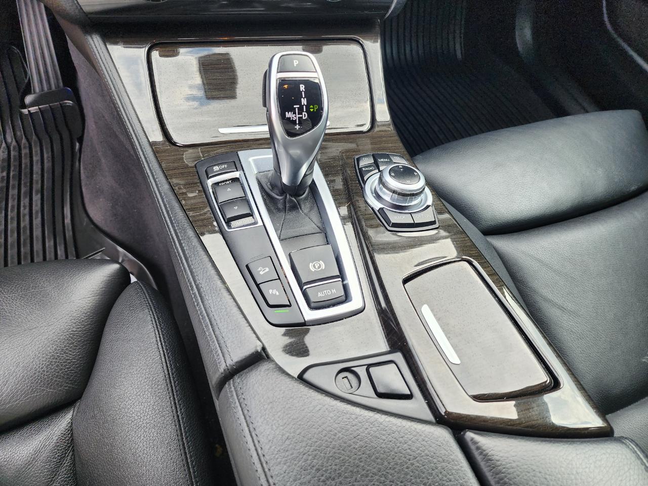 BMW 5 Series 4dr Sdn 535i xDrive AWD 2012