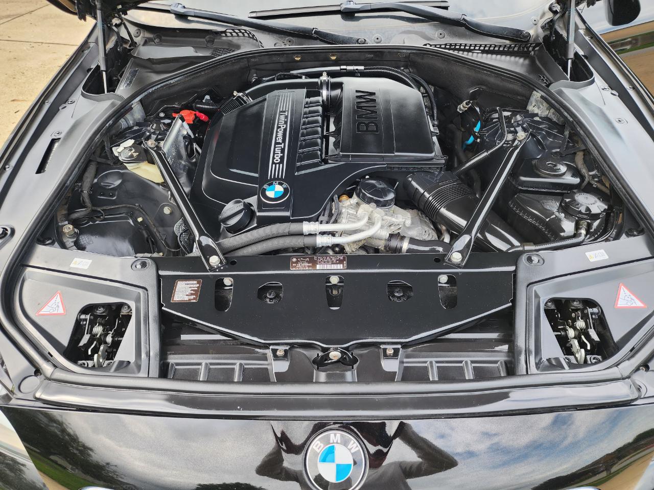 BMW 5 Series 4dr Sdn 535i xDrive AWD 2012
