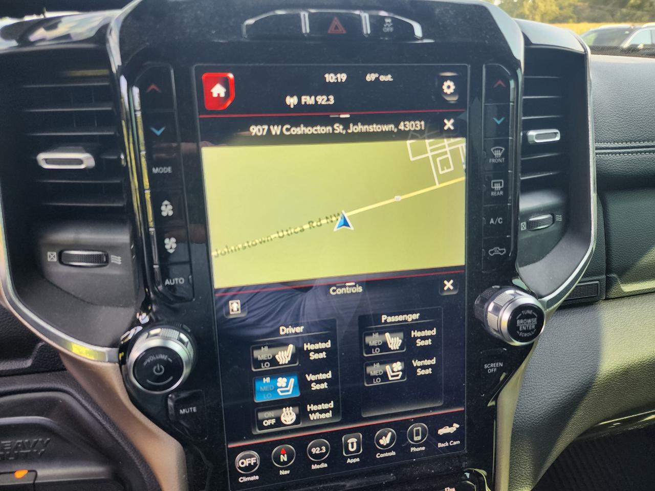 RAM 2500 Laramie 4x4 Crew Cab 6'4" Box 2019