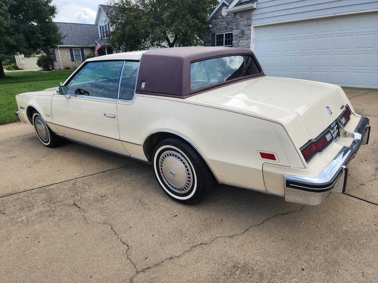 Oldsmobile Toronado 2dr Coupe Custom Brougham 1983
