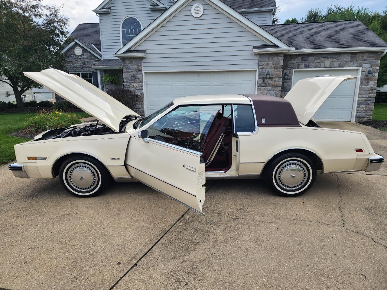 Oldsmobile Toronado 2dr Coupe Custom Brougham 1983