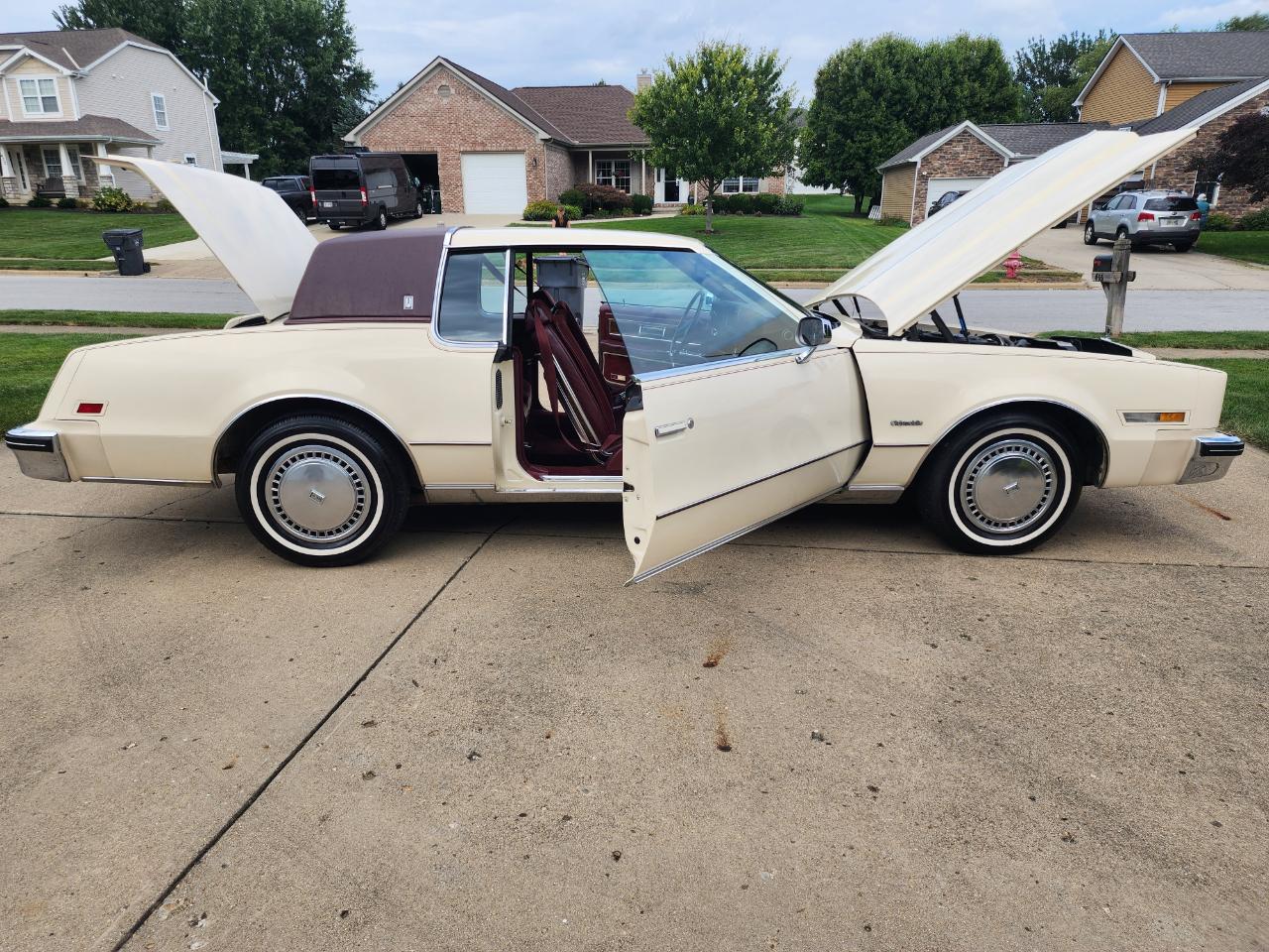 Oldsmobile Toronado 2dr Coupe Custom Brougham 1983