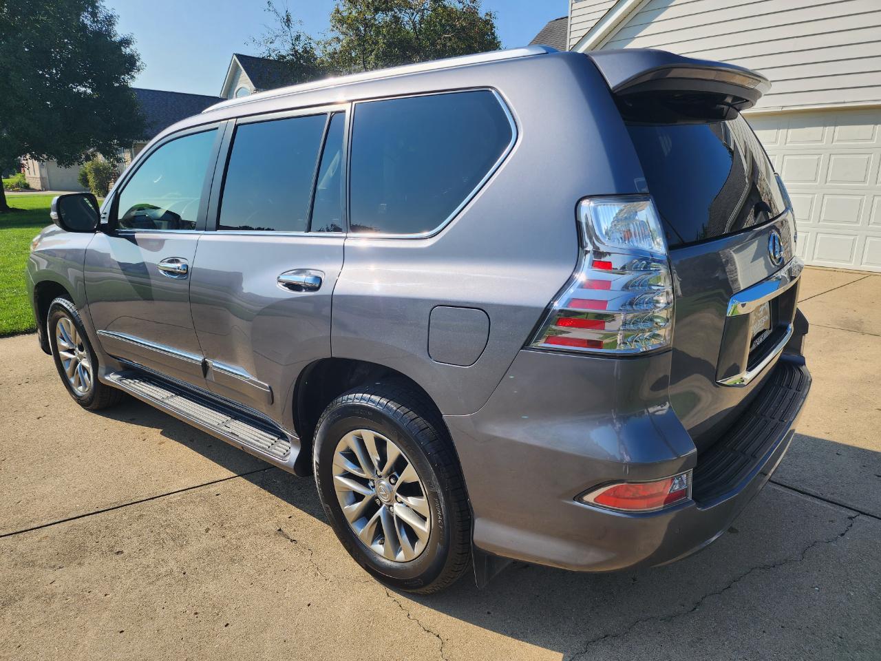 Lexus GX 460 4WD 4dr Luxury 2016