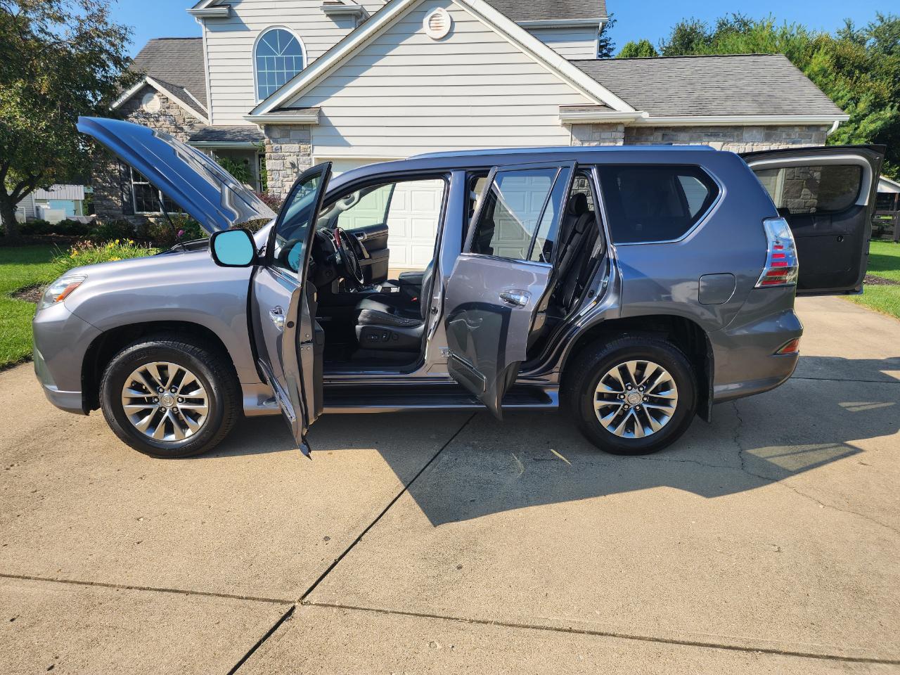 Lexus GX 460 4WD 4dr Luxury 2016