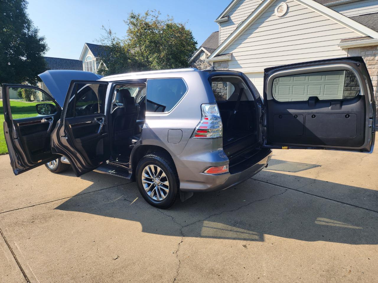 Lexus GX 460 4WD 4dr Luxury 2016