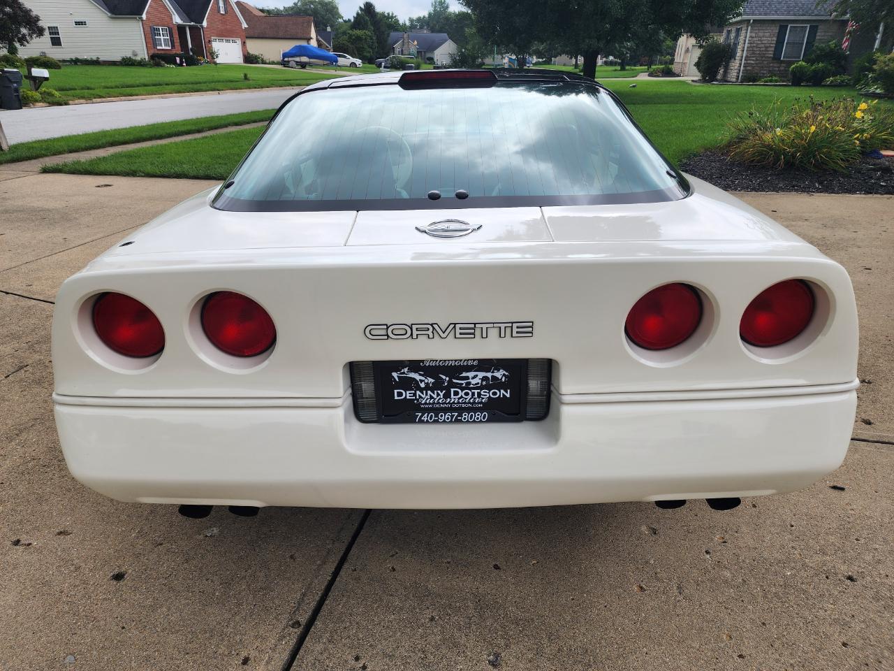 Chevrolet Corvette 2dr Hatchback Coupe 1988
