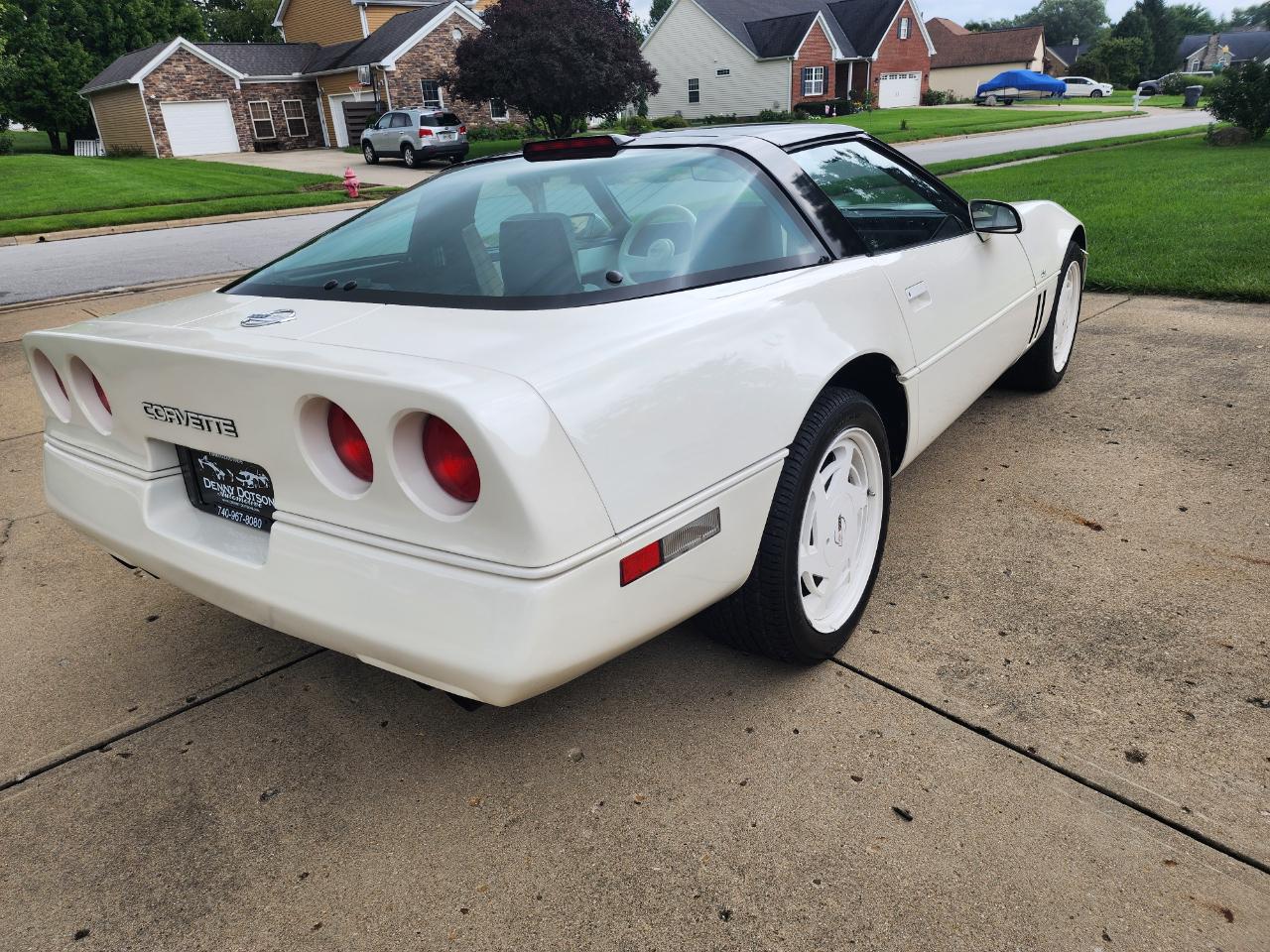 Chevrolet Corvette 2dr Hatchback Coupe 1988