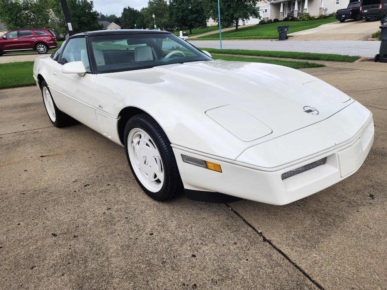 Chevrolet Corvette 2dr Hatchback Coupe 1988