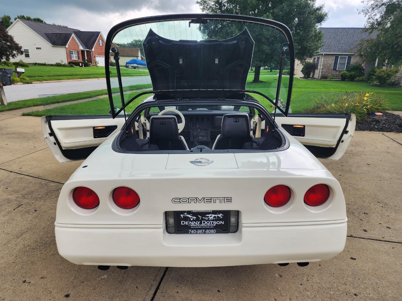Chevrolet Corvette 2dr Hatchback Coupe 1988