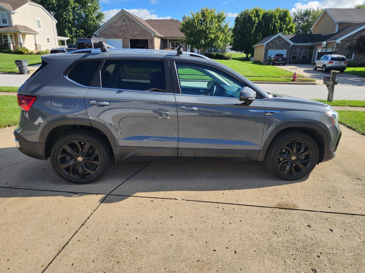 Volkswagen Taos SEL FWD 2022