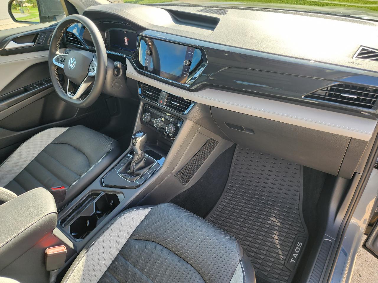 Volkswagen Taos SEL FWD 2022