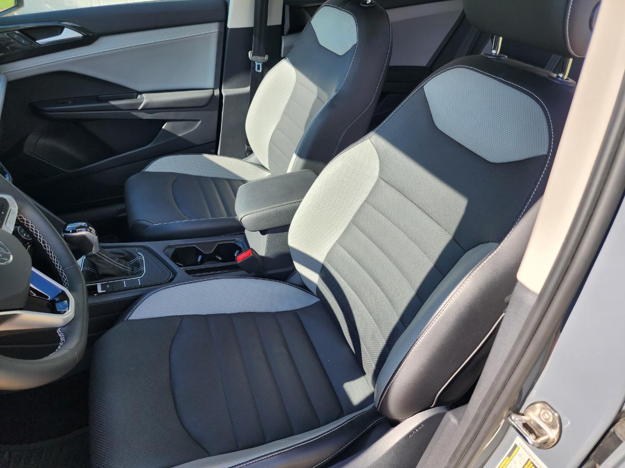 Volkswagen Taos SEL FWD 2022