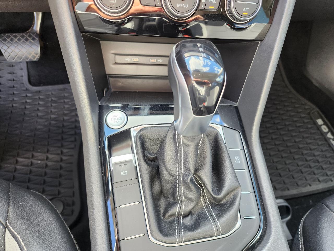 Volkswagen Taos SEL FWD 2022