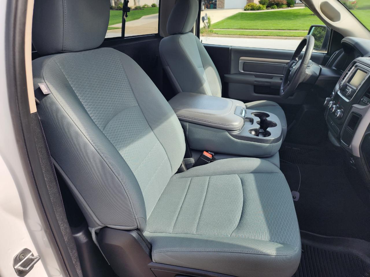 RAM 1500 4WD Reg Cab 120.5" Express 2015