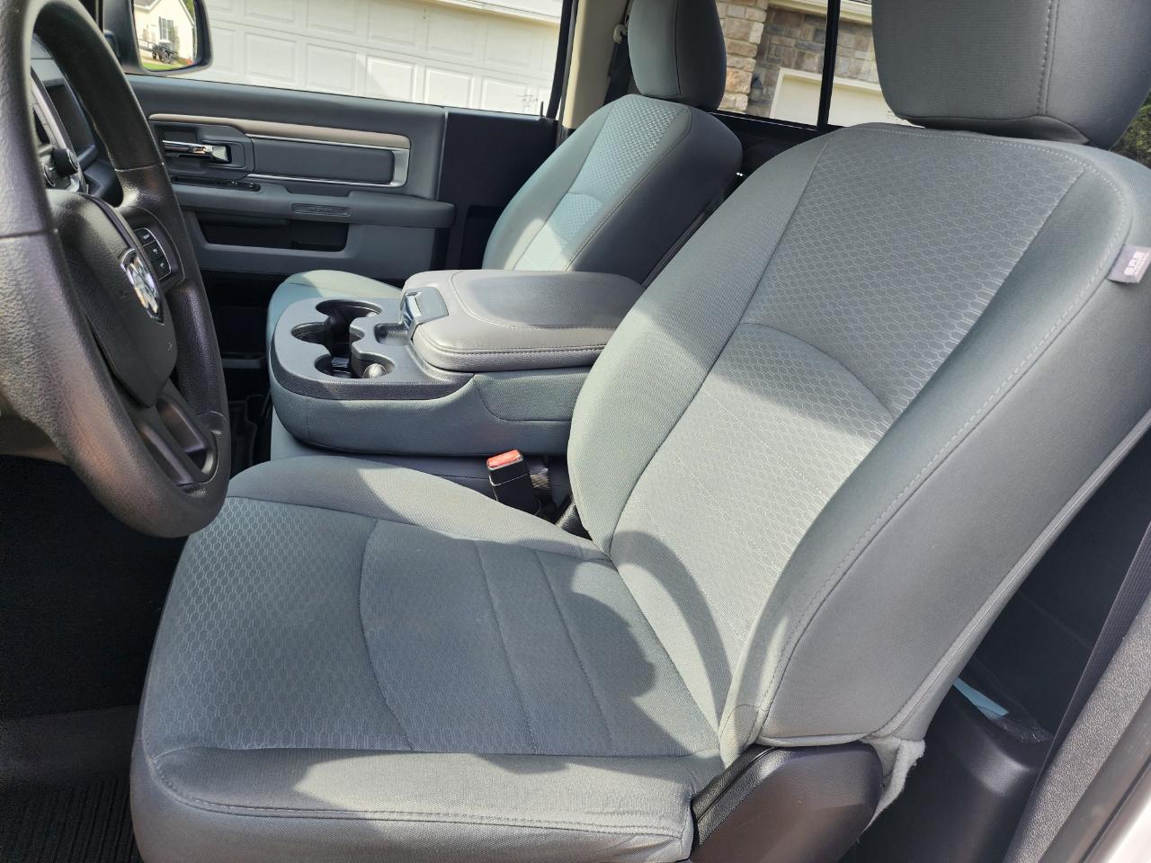 RAM 1500 4WD Reg Cab 120.5" Express 2015