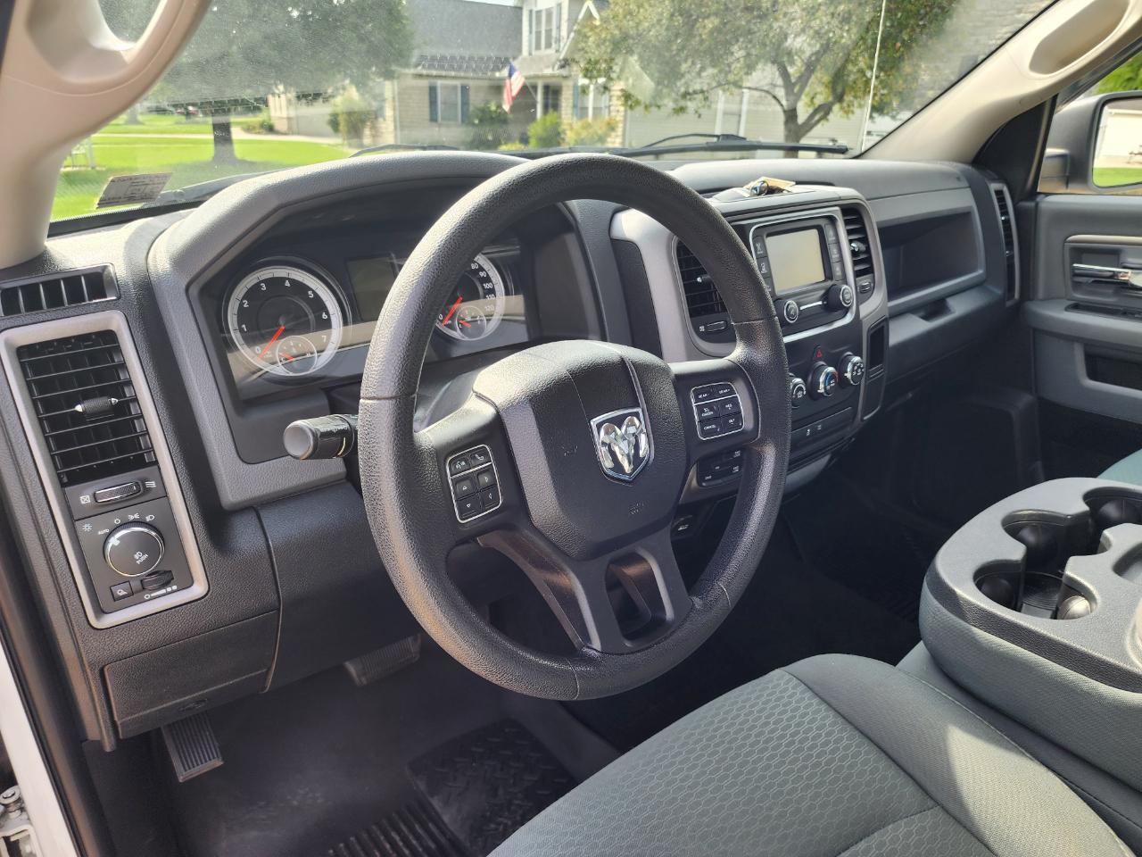 RAM 1500 4WD Reg Cab 120.5" Express 2015