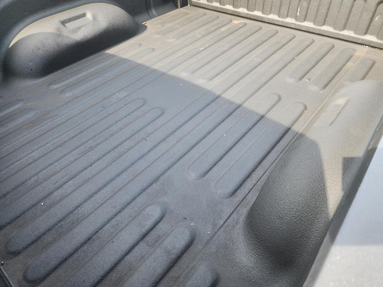 RAM 1500 4WD Reg Cab 120.5" Express 2015
