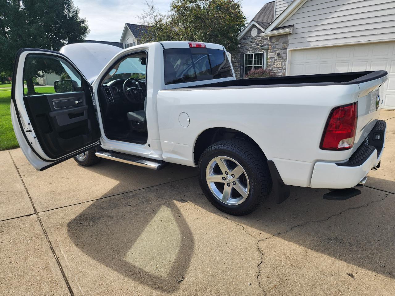 RAM 1500 4WD Reg Cab 120.5" Express 2015