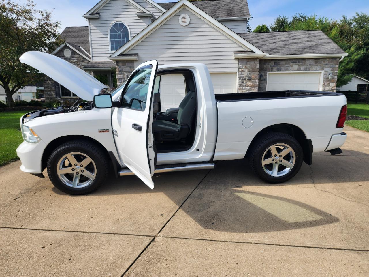 RAM 1500 4WD Reg Cab 120.5" Express 2015