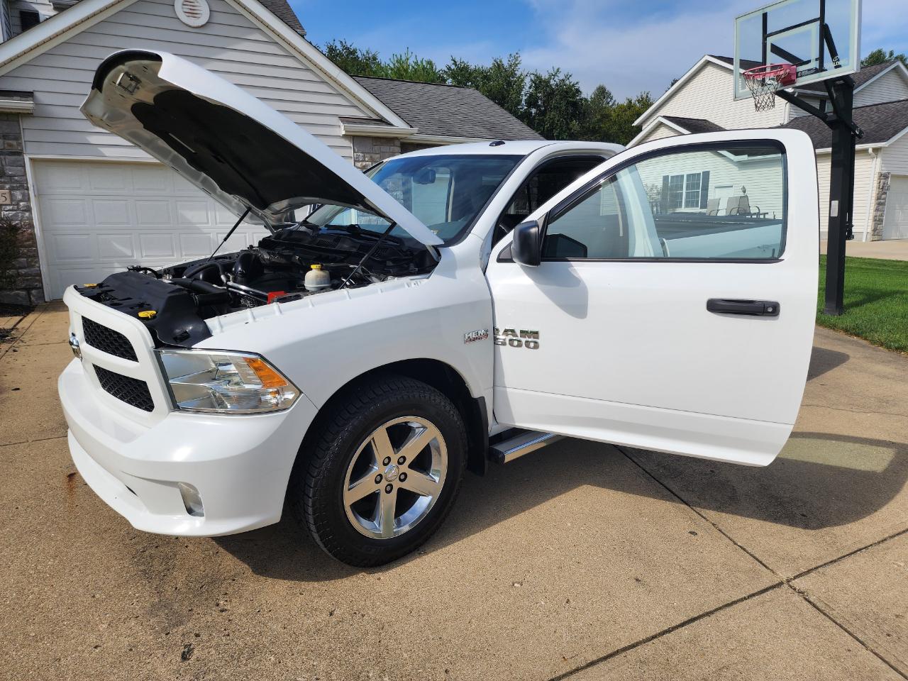 RAM 1500 4WD Reg Cab 120.5" Express 2015