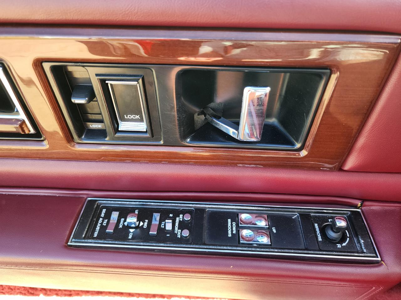 Cadillac Fleetwood 2dr Coupe 1992