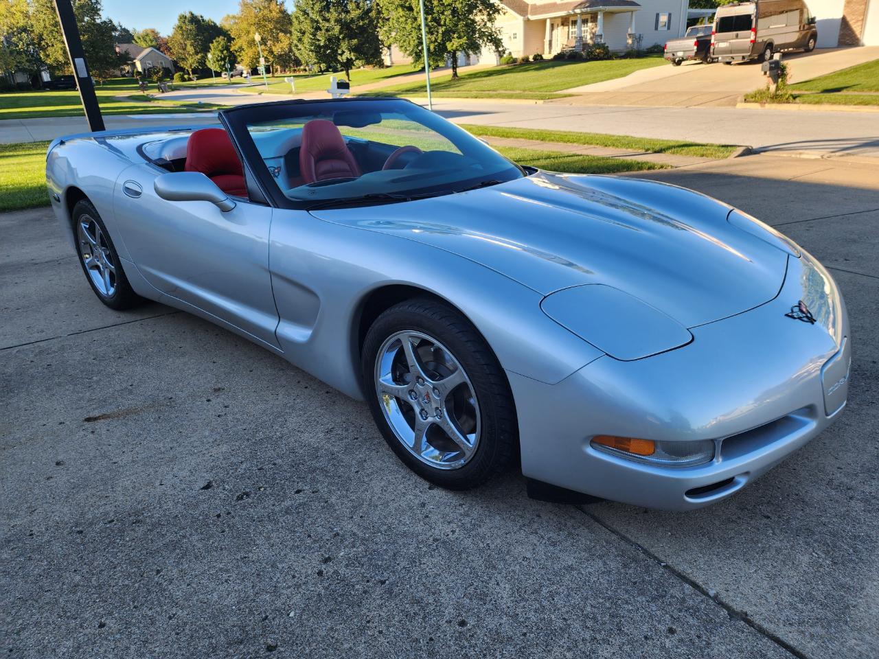 Chevrolet Corvette 2dr Convertible 2001