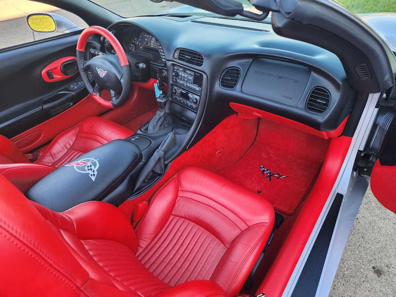 Chevrolet Corvette 2dr Convertible 2001