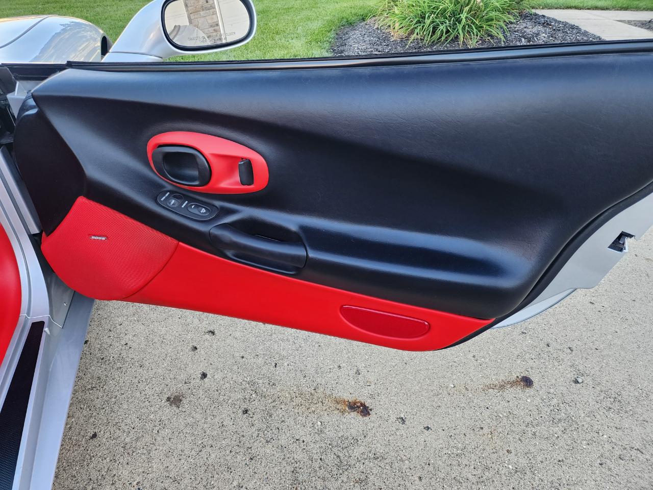 Chevrolet Corvette 2dr Convertible 2001