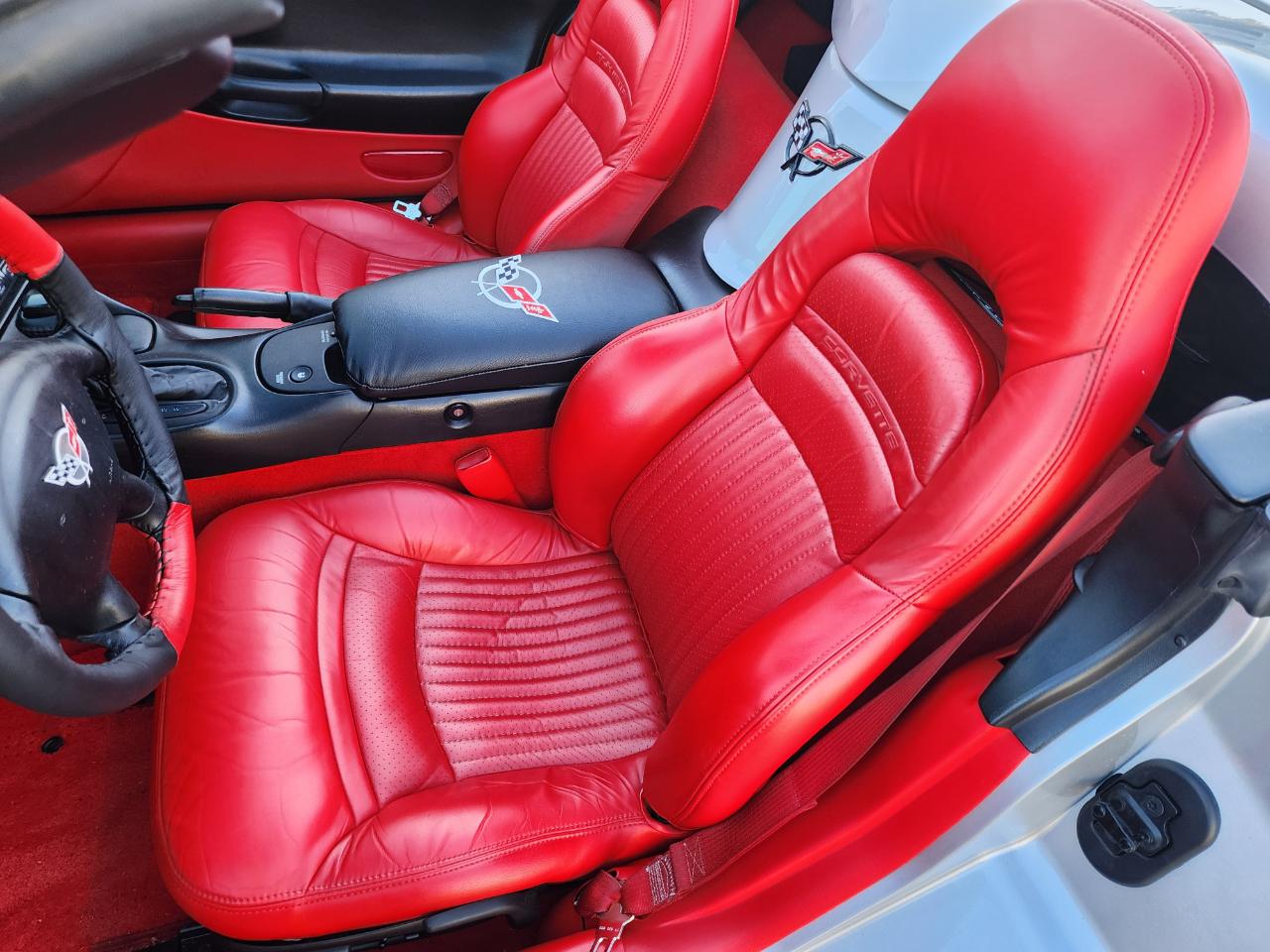 Chevrolet Corvette 2dr Convertible 2001