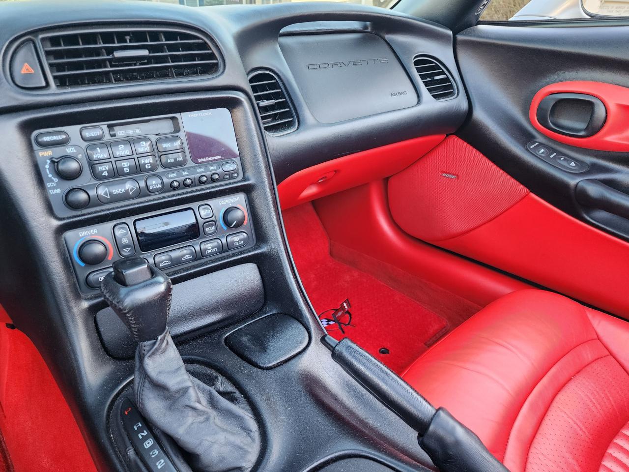 Chevrolet Corvette 2dr Convertible 2001