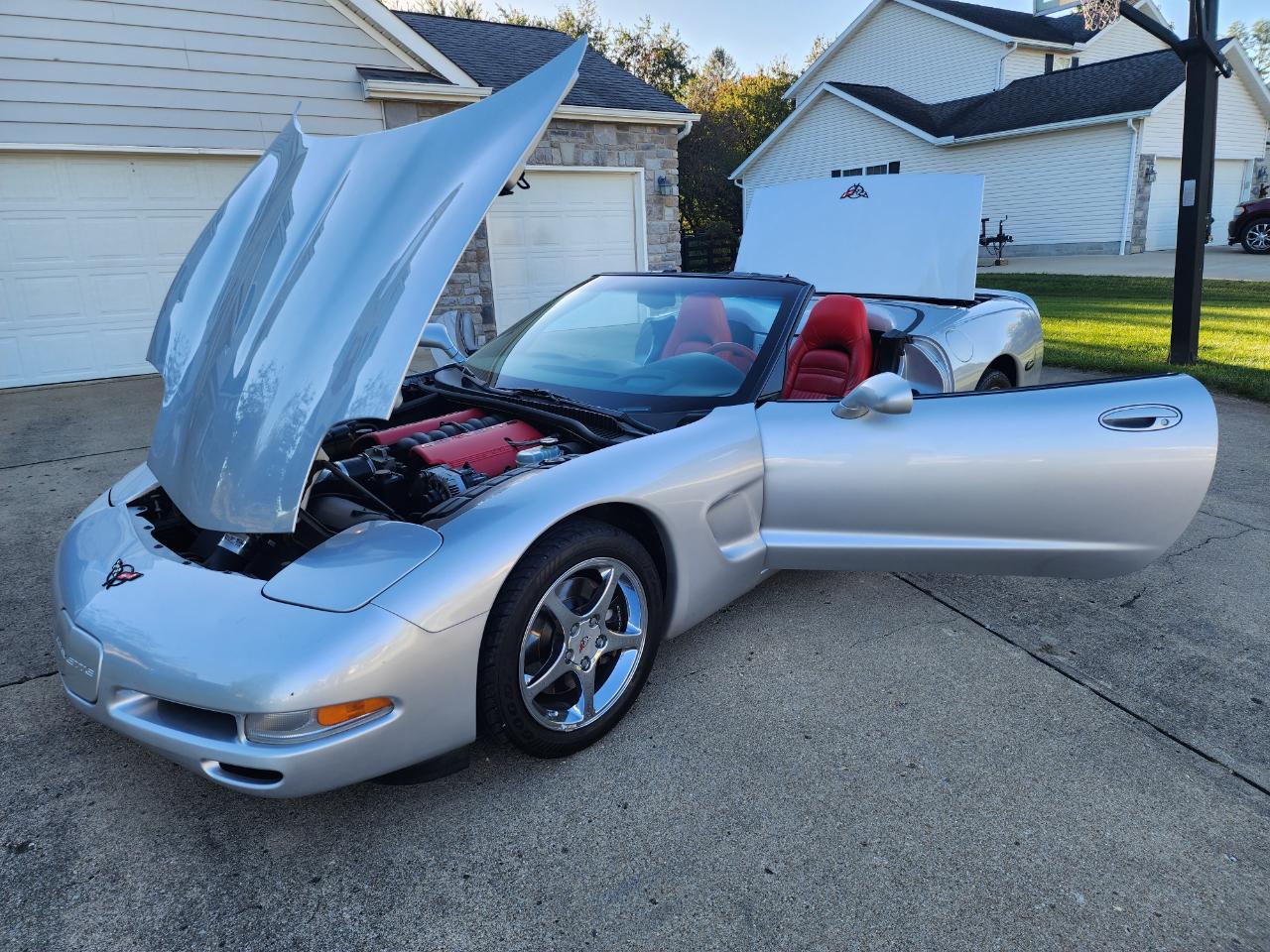 Chevrolet Corvette 2dr Convertible 2001