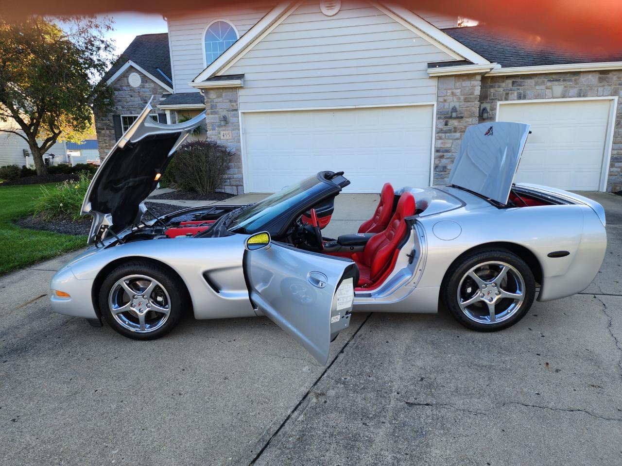 Chevrolet Corvette 2dr Convertible 2001