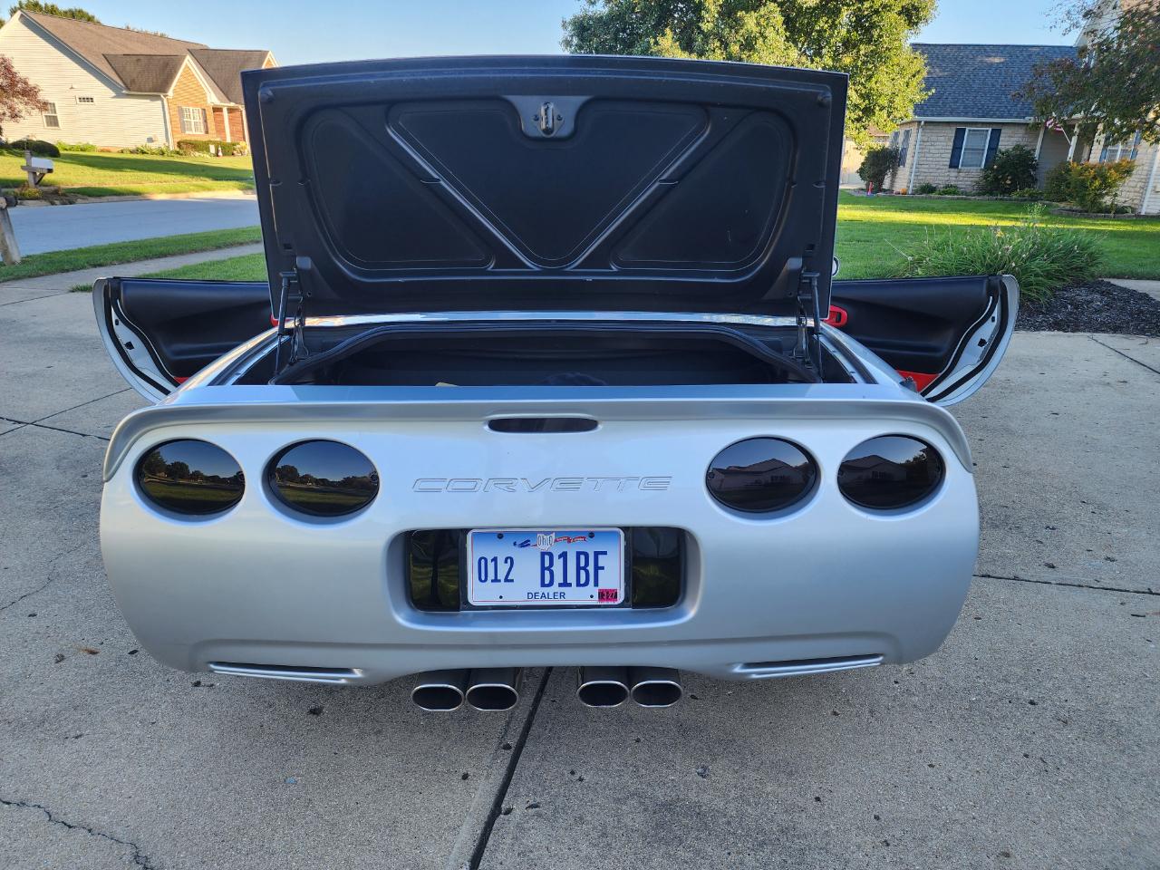 Chevrolet Corvette 2dr Convertible 2001