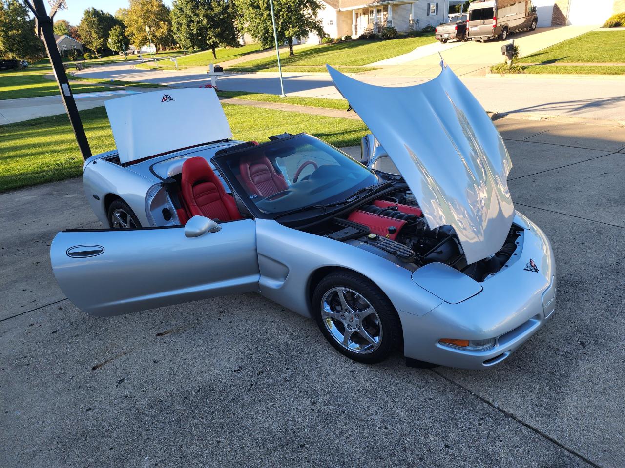 Chevrolet Corvette 2dr Convertible 2001