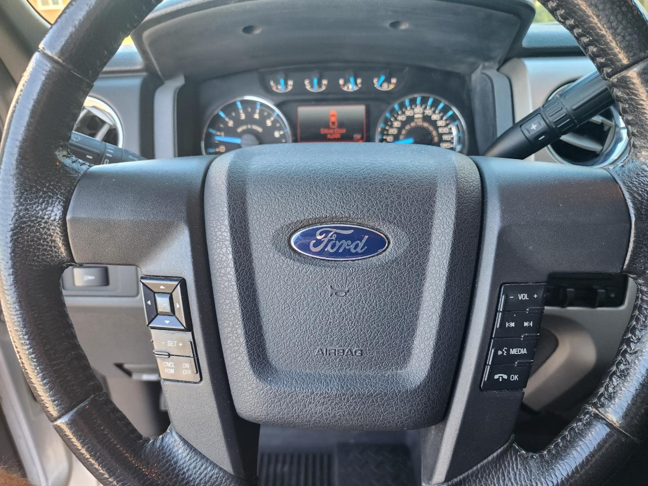 Ford F-150 4WD SuperCrew 145" XLT 2014