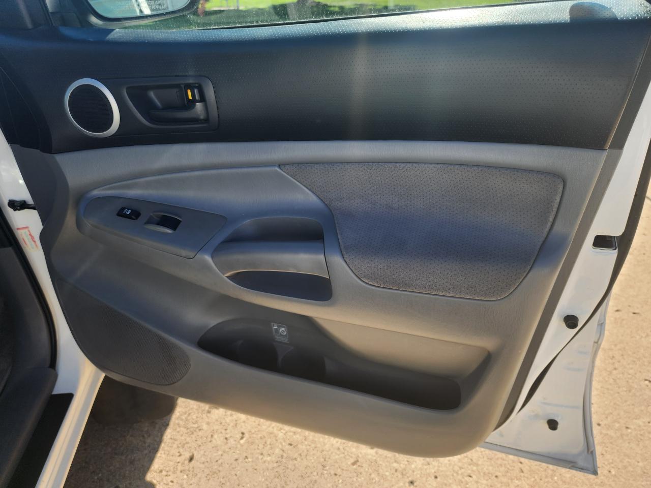 Toyota Tacoma 4WD SR5 Double Cab 5' Bed V6 AT (Natl) 2008