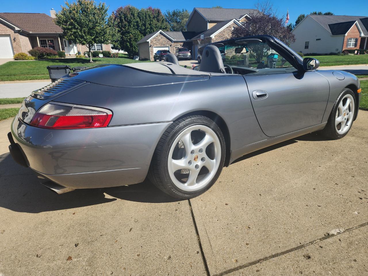 Porsche 911 Carrera 2dr Cabriolet Carrera 4 2001
