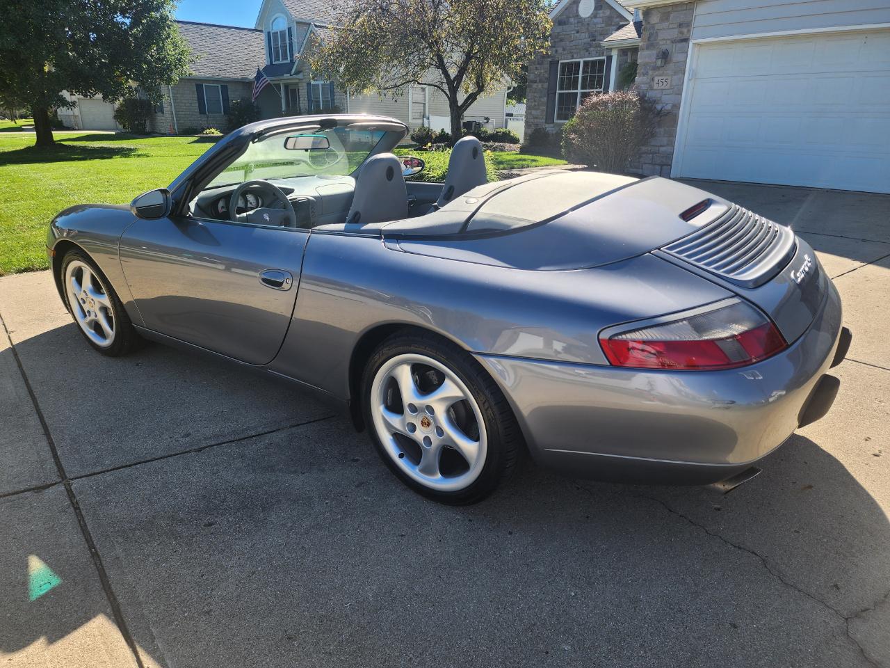 Porsche 911 Carrera 2dr Cabriolet Carrera 4 2001